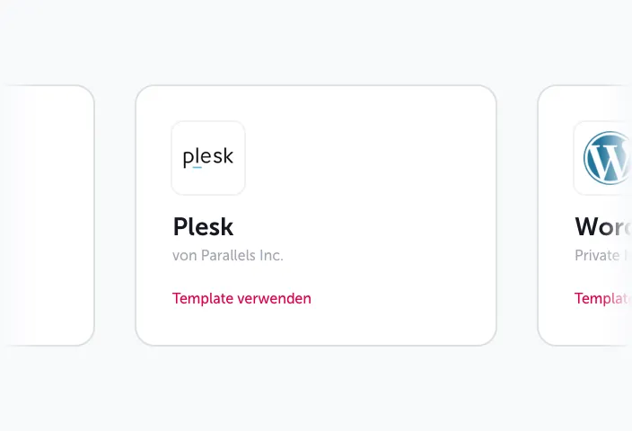 Screenshot aus der Übersicht der Installations-Vorlagen im virtual Datacenter. Zu sehen ist ein Element mit dem Titel "Plesk" und dem Plesk-Logo. In roter Schrift steht darunter "Template verwenden". Rechts davon ist ein weiteres Element zu sehen, auf dem das WordPress-Logo erkennbar ist.