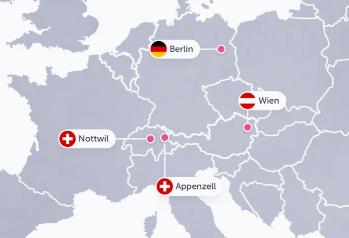 Grafische Darstellung von Europa mit Länderumrissen. Darauf sind die hosttech-Datacenter mit roten Punkten markiert und beschriftet mit den Ortschaften Berlin, Wien, Nottwil und Appenzell.