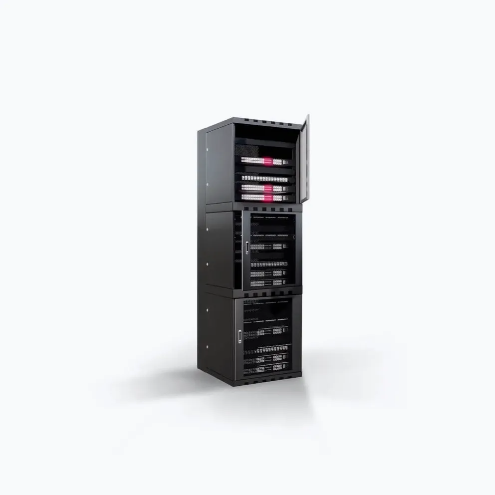 Visualisierung eines Drittel Racks im Colocation-Angebot von hosttech. Server-Rack gefüllt mit Servern und mit drei leicht Gittertüren, welche jeweils einen Drittel des Racks verschließen können.